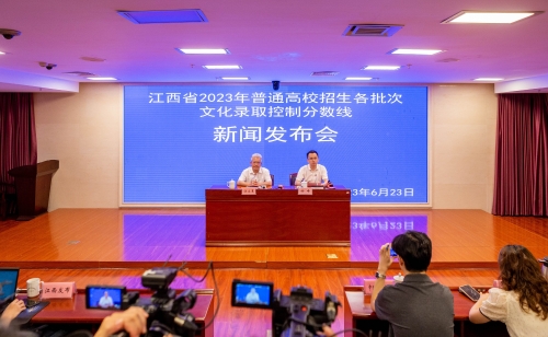 AV9P9563.jpg